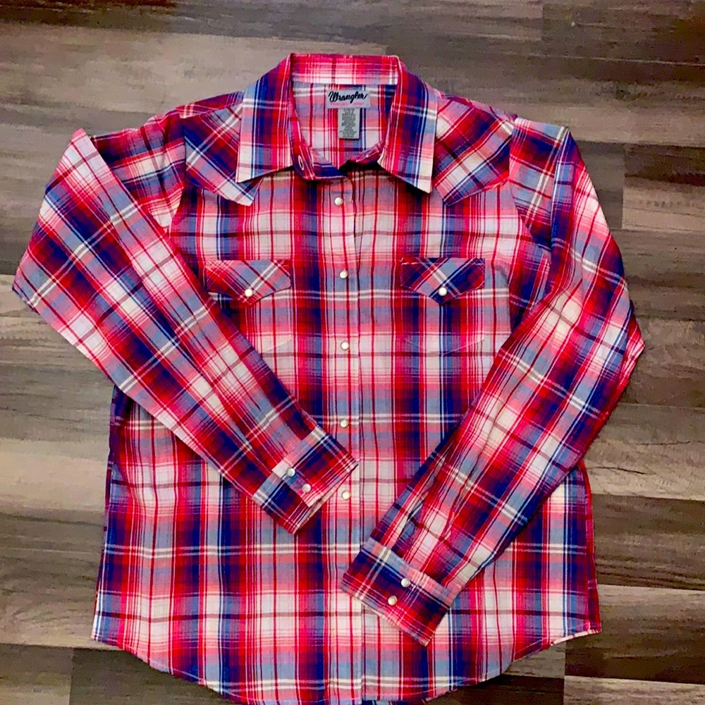 Women’s Wrangler pearl snap shirt, large, never worn.